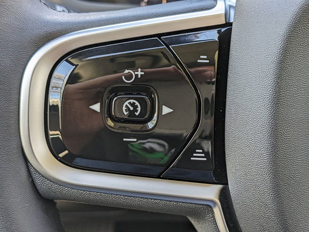 New 2025 Volvo XC90 B6 Plus image 28