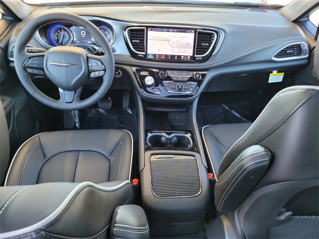 New 2026 Chrysler Pacifica Limited w/ S Appearance Package image 12