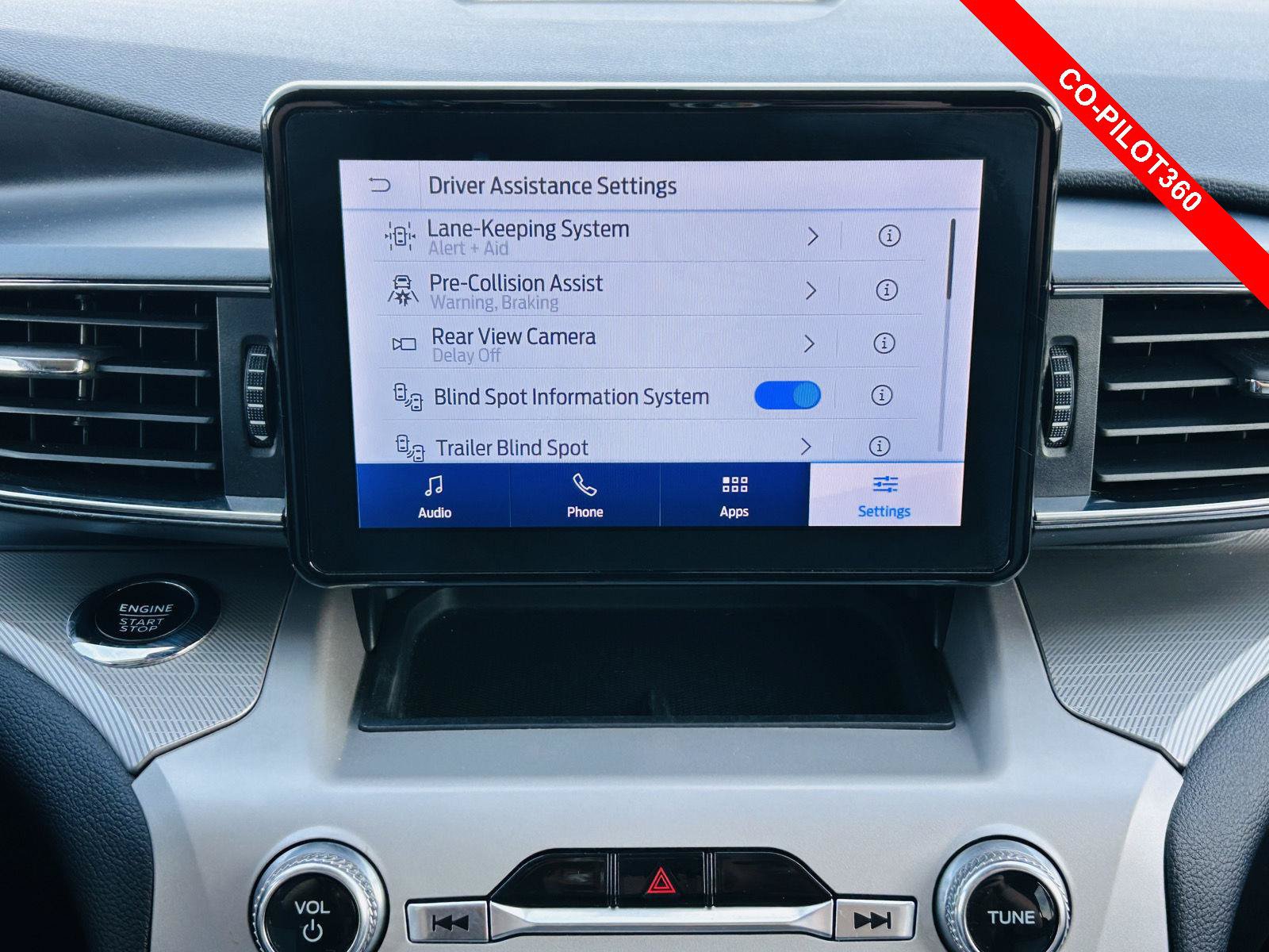 Used 2024 Ford Explorer XLT w/ Equipment Group 202A AWD/4WD image 5