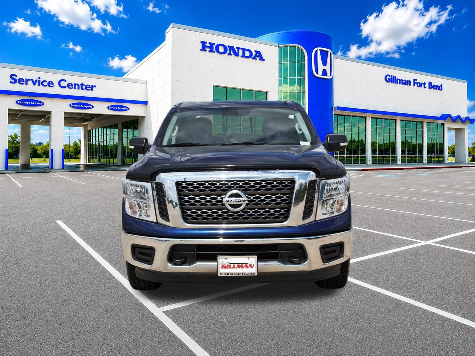 Used 2018 Nissan Titan SV AWD/4WD image 2