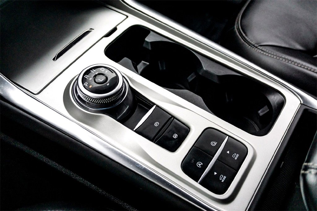 Used 2023 Ford Explorer XLT w/ Equipment Group 202A image 25