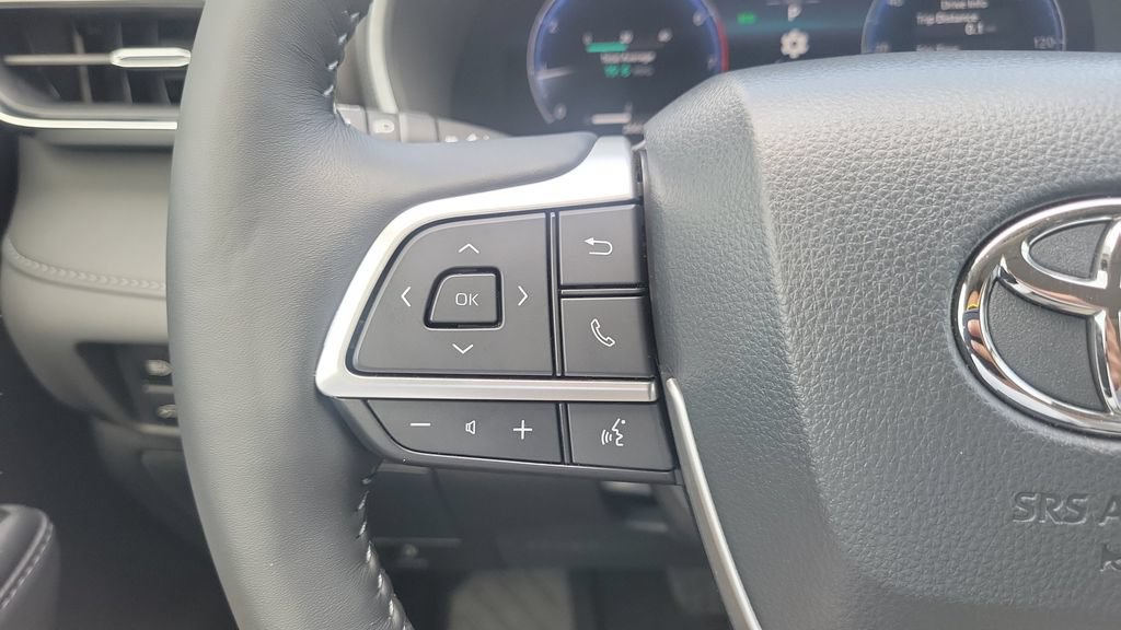 Certified 2026 Toyota Highlander Limited AWD/4WD image 20