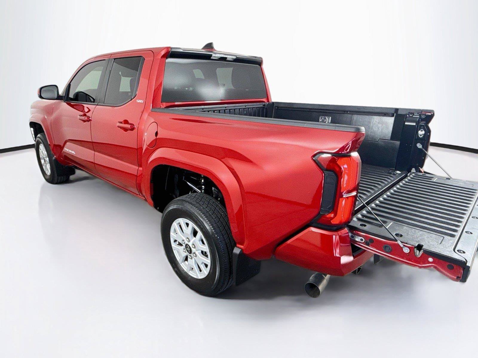 Used 2026 Toyota Tacoma SR5 RWD image 3