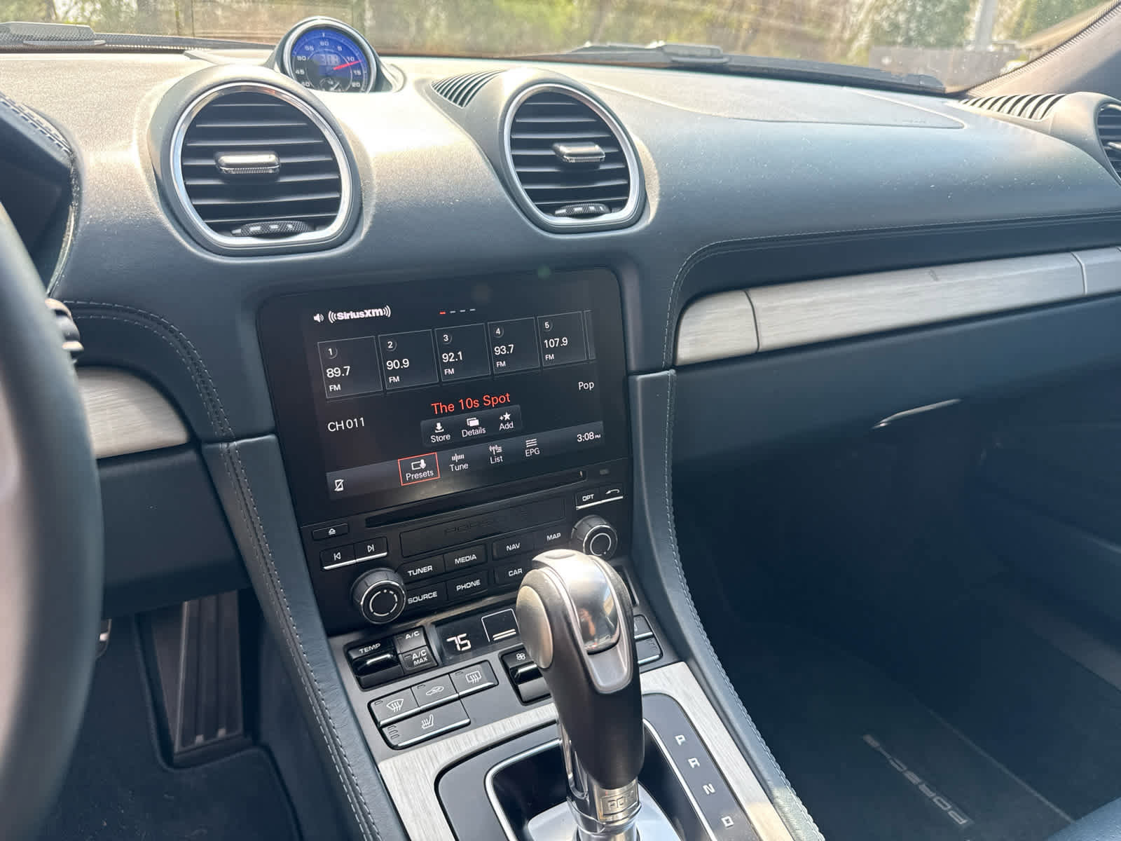 Used 2021 Porsche 718 Boxster S RWD image 16