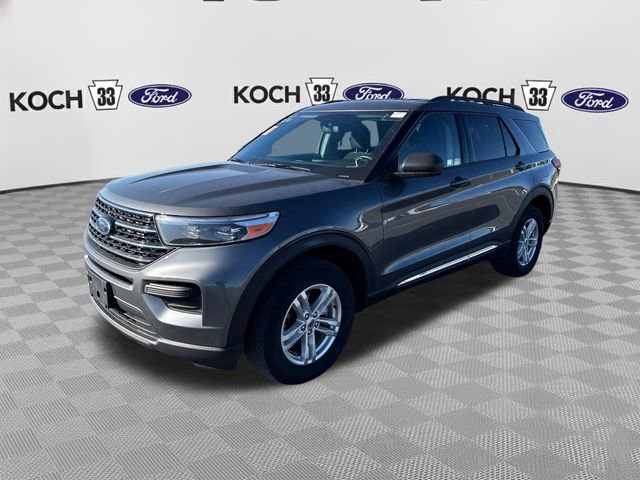 Used 2023 Ford Explorer XLT AWD/4WD image 3