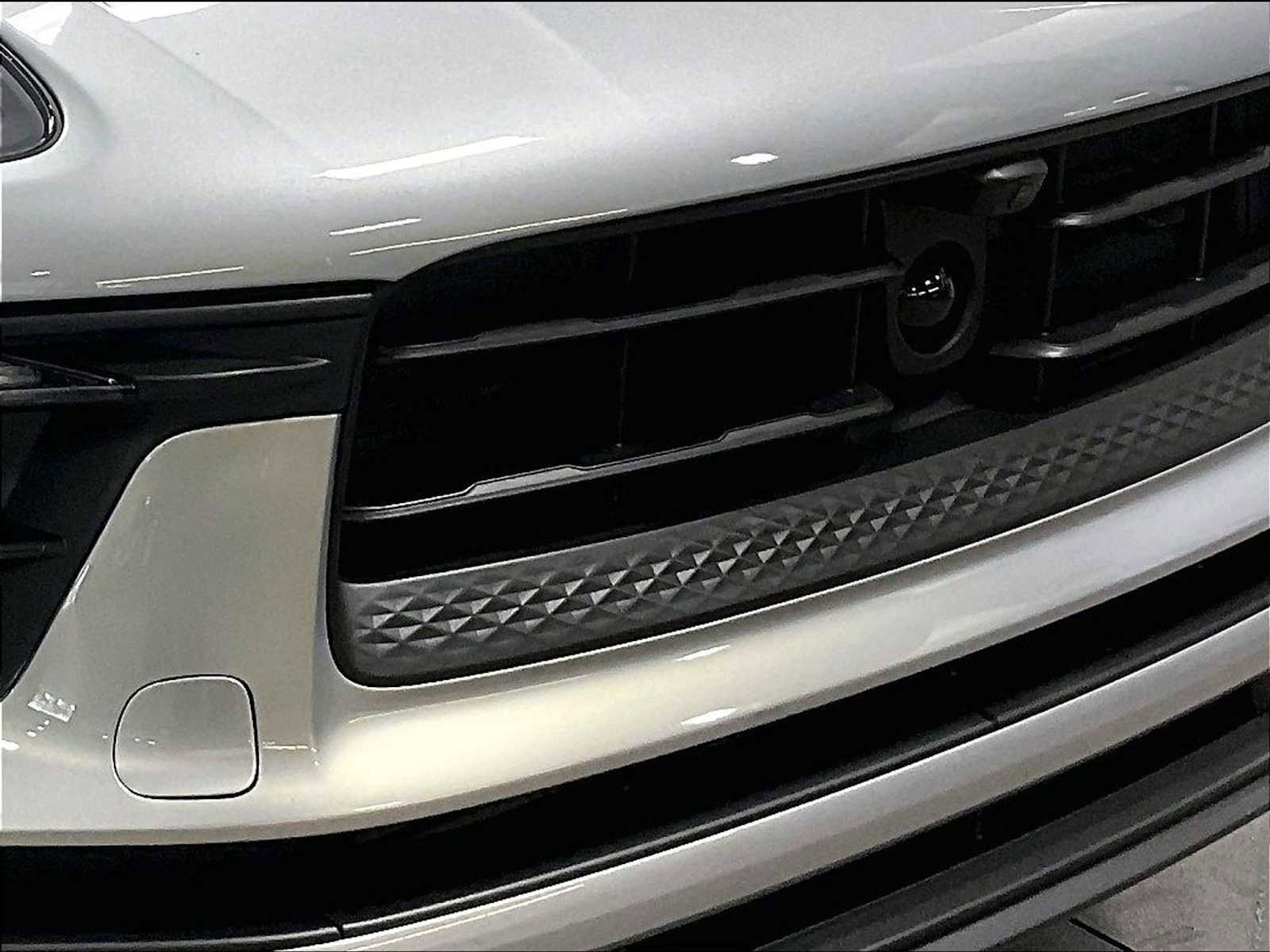 Used 2025 Porsche Macan image 33