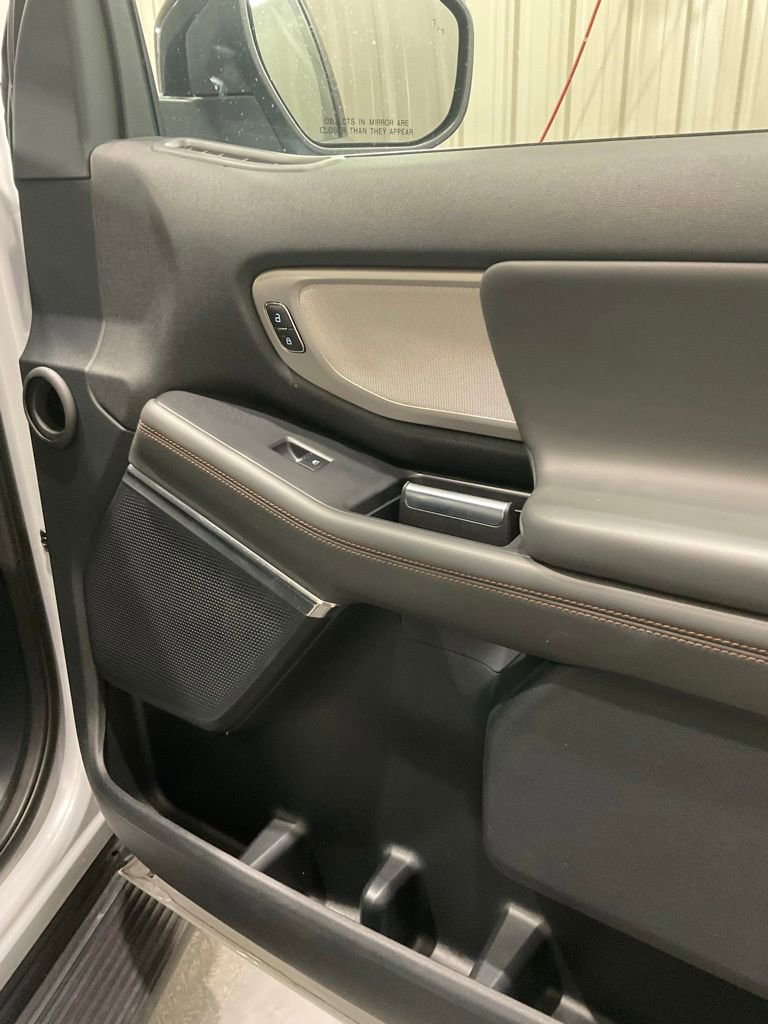 Used 2025 Ford Expedition Active RWD image 17
