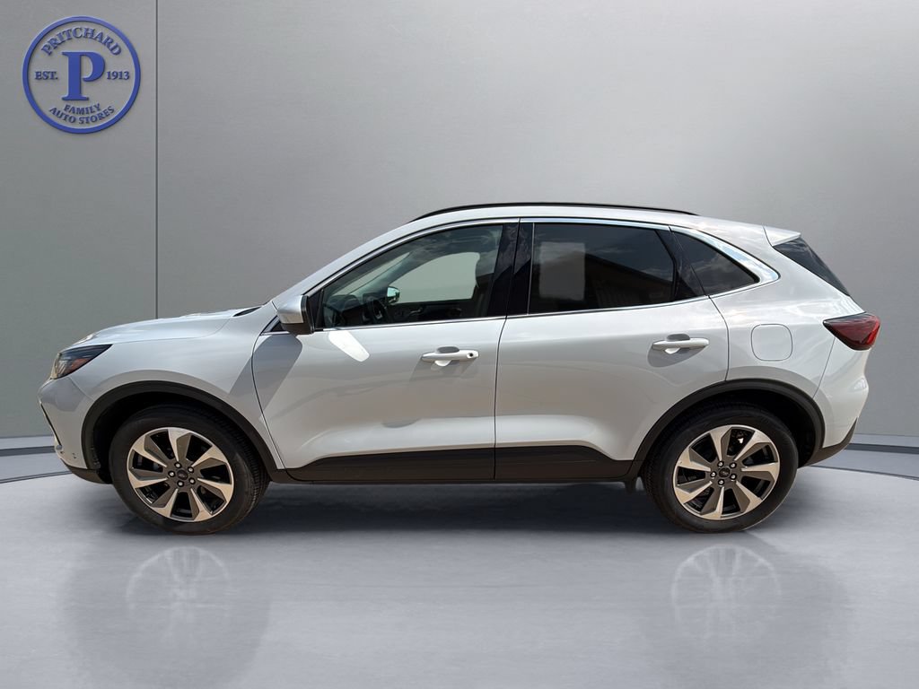 Used 2025 Ford Escape Platinum AWD/4WD image 4