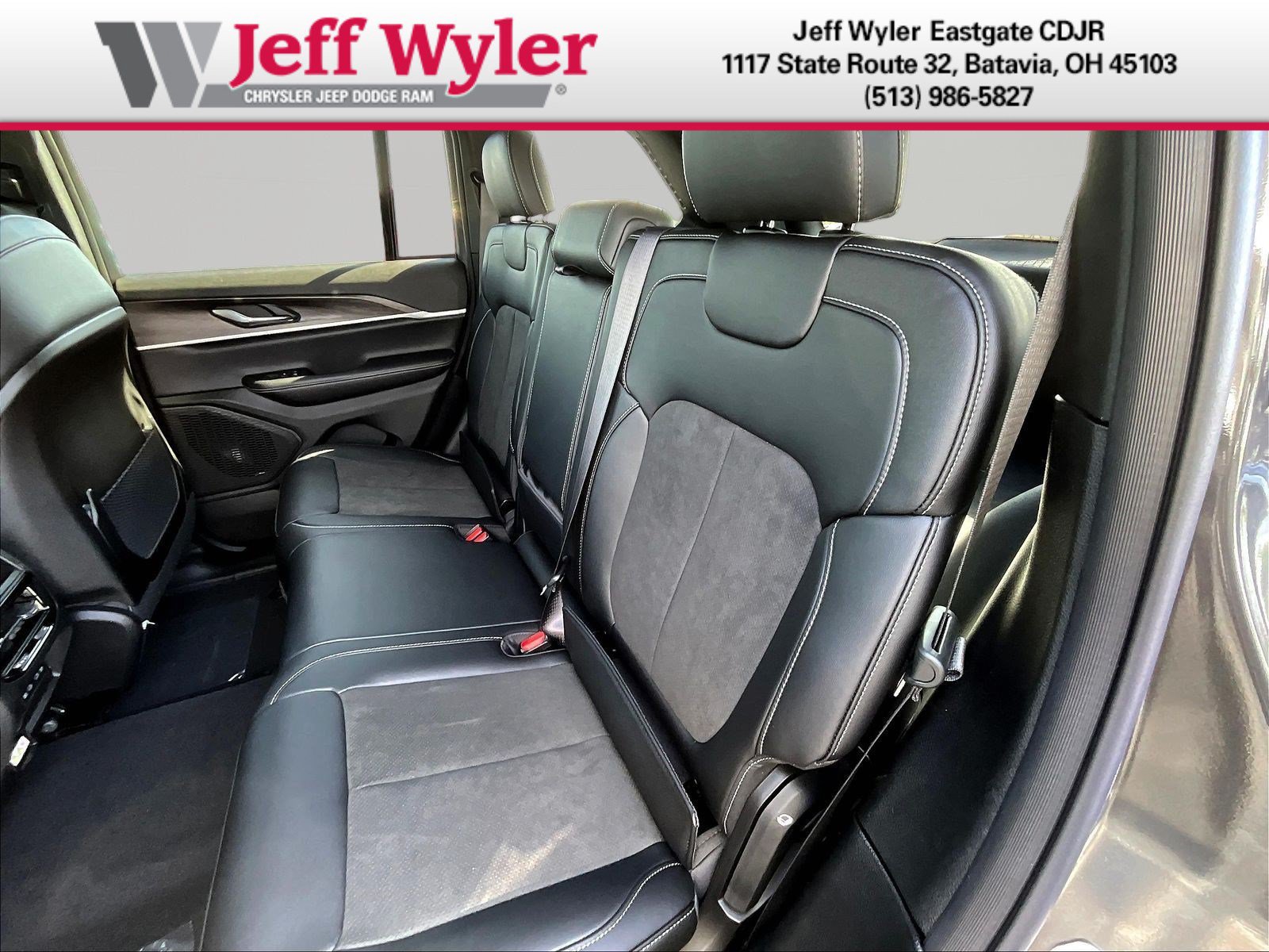 New 2026 Jeep Grand Cherokee Altitude AWD/4WD image 18