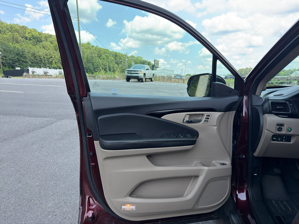 Used 2017 Honda Pilot Elite image 9