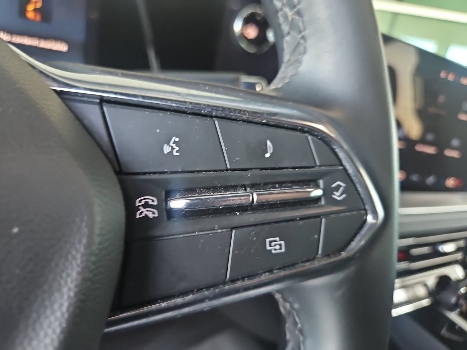Used 2025 Chevrolet Suburban Z71 AWD/4WD image 16