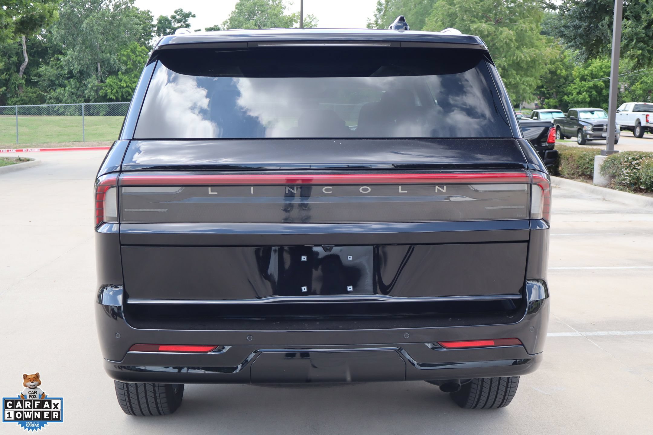 Used 2025 Lincoln Navigator Reserve AWD/4WD image 4