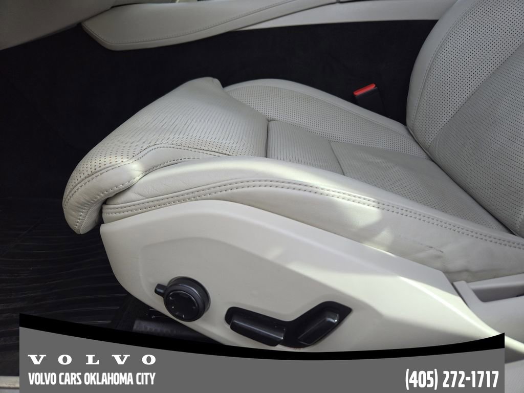 Used 2017 Volvo S90 T6 Inscription w/ Vision Package image 23