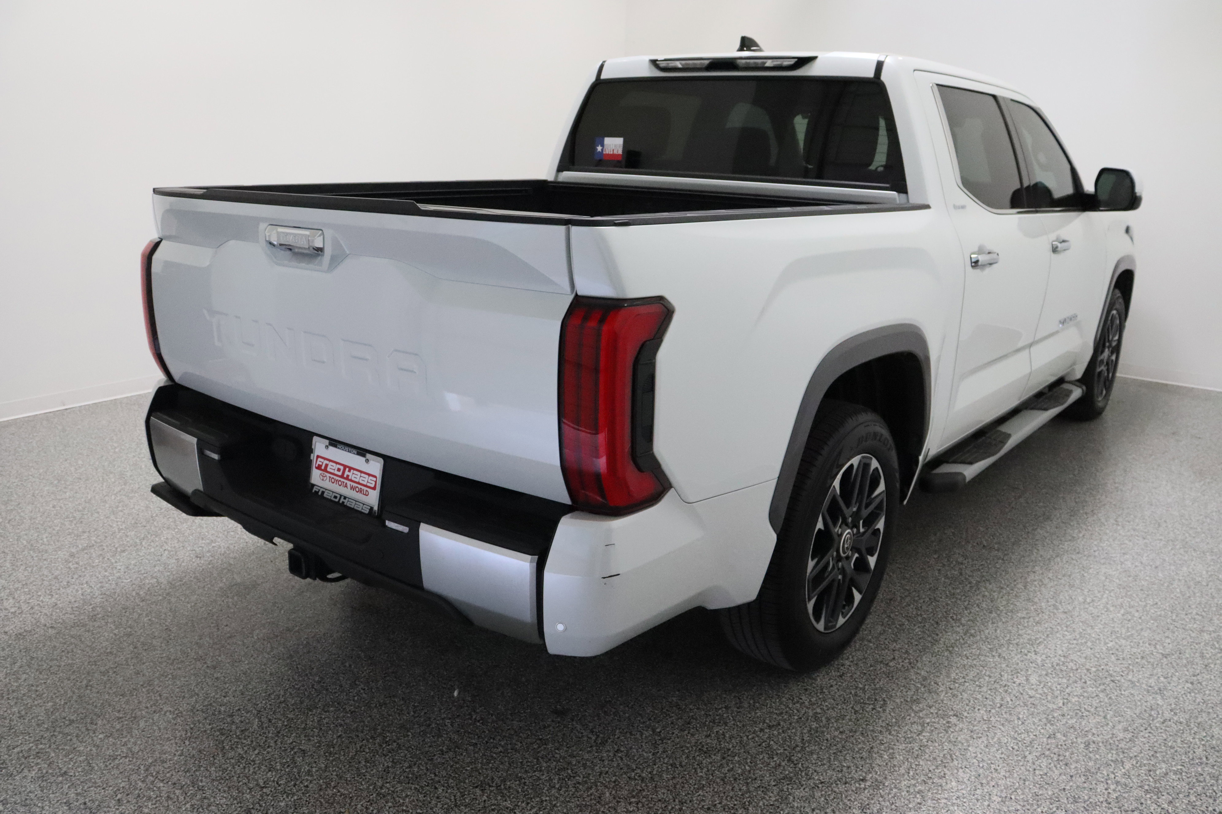 Used 2023 Toyota Tundra Limited w/ Power Package RWD image 7