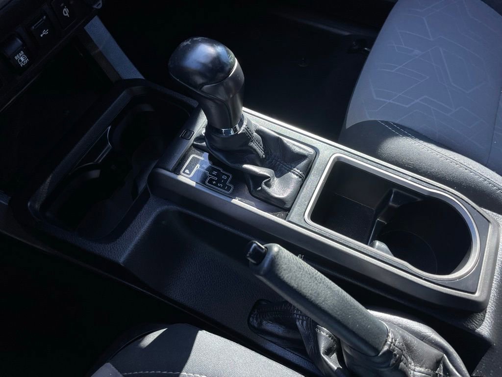 Used 2020 Toyota Tacoma TRD Off-Road w/ Technology Package image 20