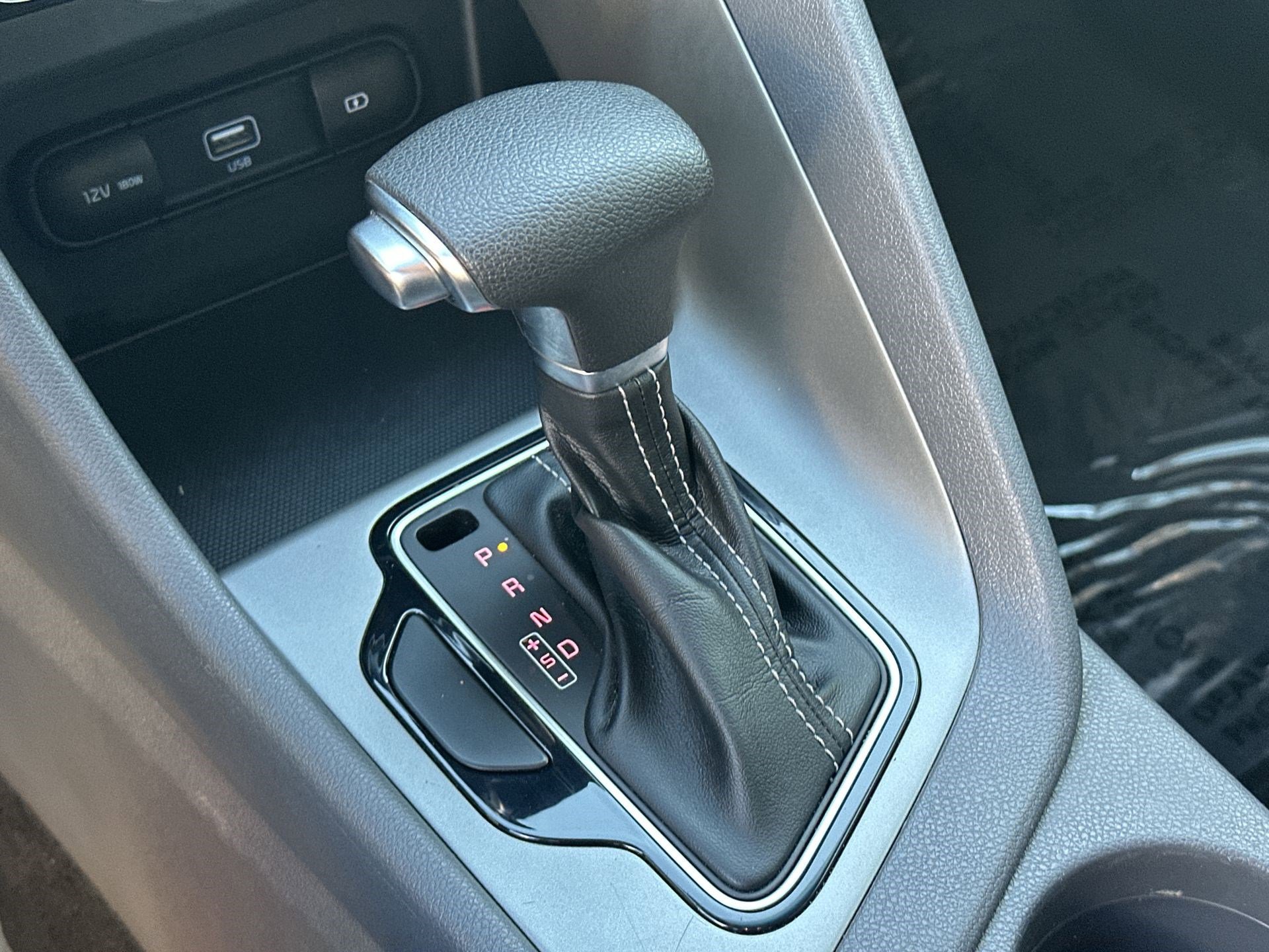 Used 2022 Kia Niro LX image 19