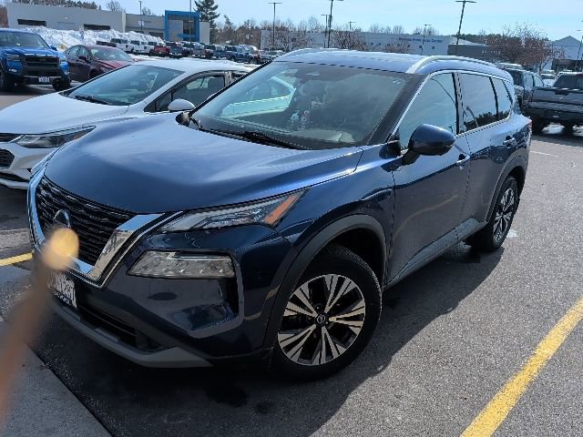 Used 2021 Nissan Rogue SV w/ Premium Package image 2