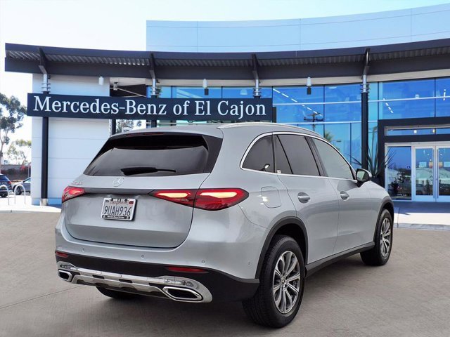 Used 2025 Mercedes-Benz GLC 300 image 3