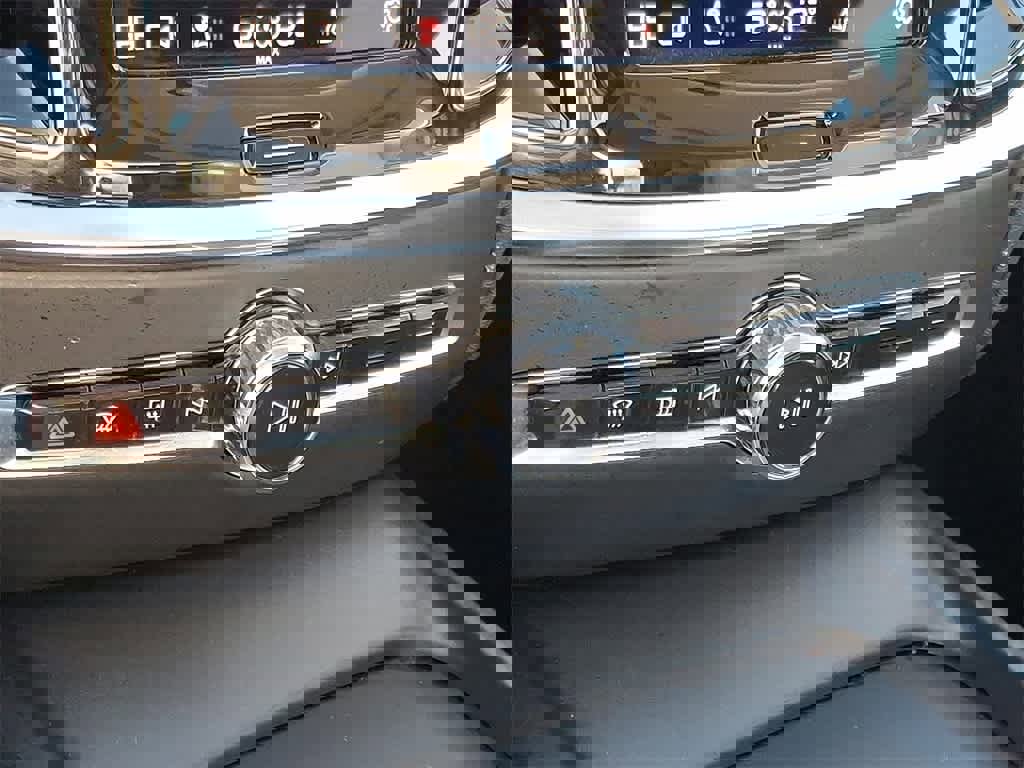 Used 2024 Volvo S60 B5 Core image 16