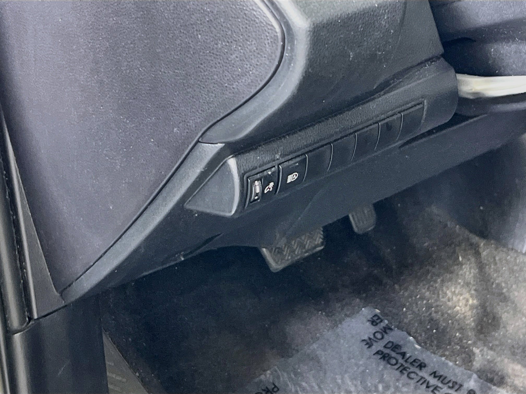 Used 2020 Toyota Corolla LE FWD image 10