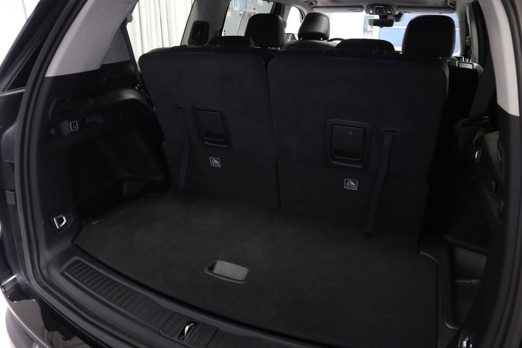 Used 2023 Jeep Grand Cherokee L Limited w/ Luxury Tech Group II image 16