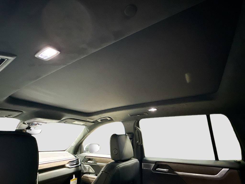 New 2026 GMC Acadia Denali Ultimate w/ LPO, Floor Liner Package image 21