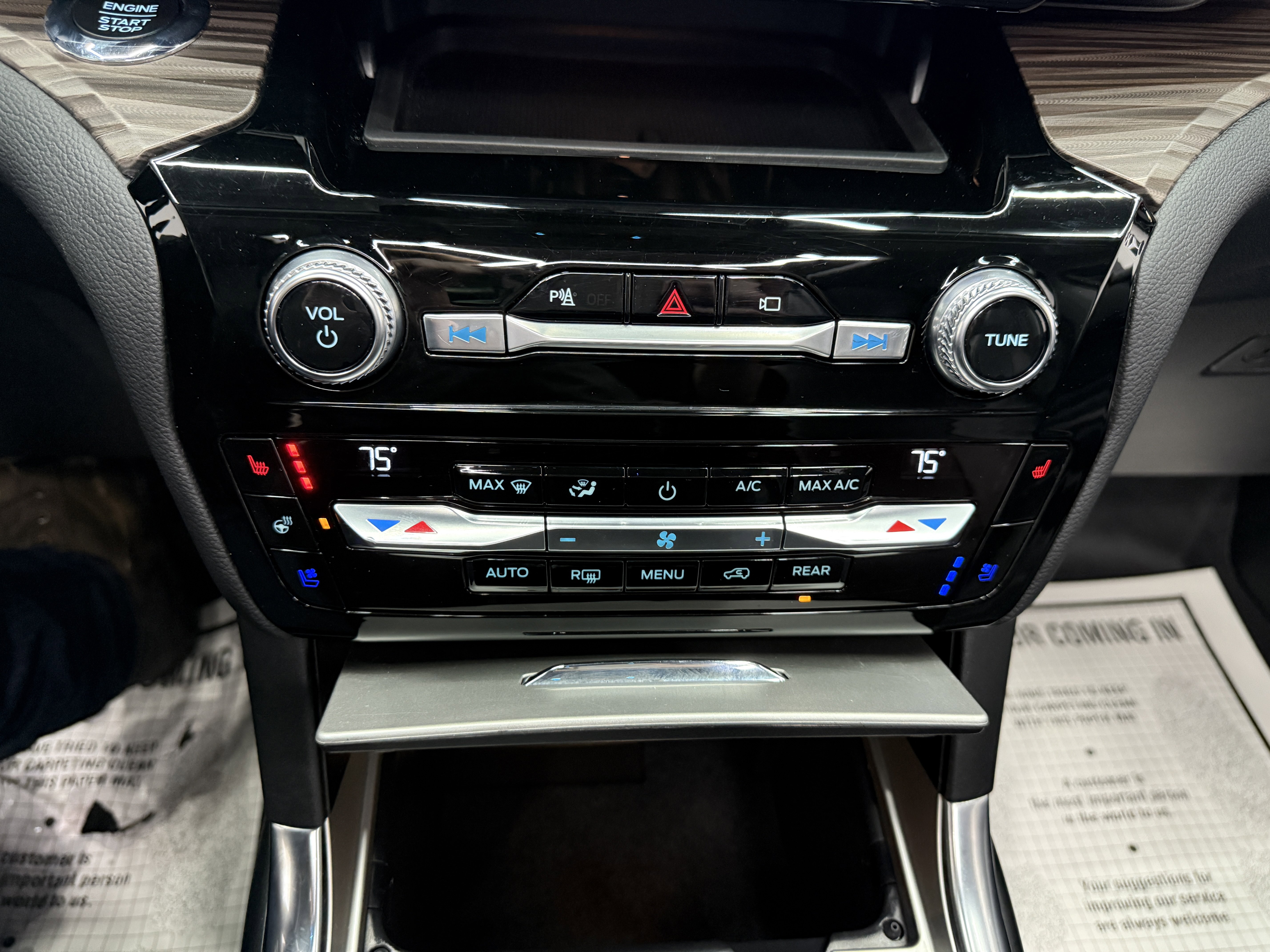 Used 2021 Ford Explorer Limited image 21