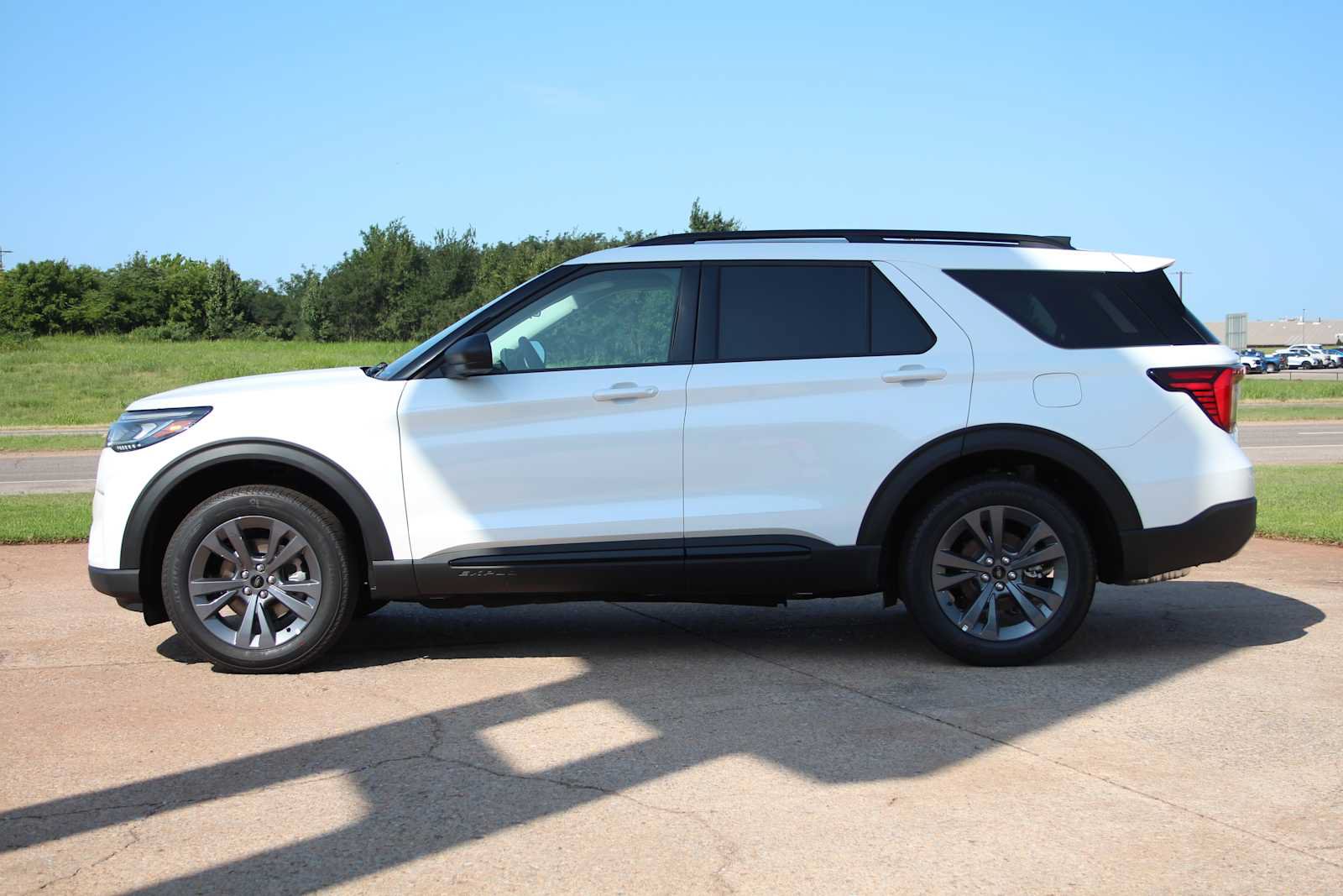 New 2026 Ford Explorer Active w/ Active Comfort Package AWD/4WD image 6