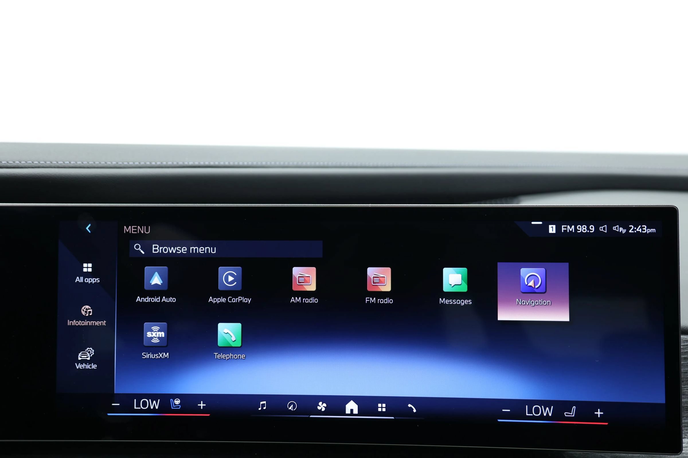 Used 2023 BMW 740i w/ Parking Assistance Package RWD image 35