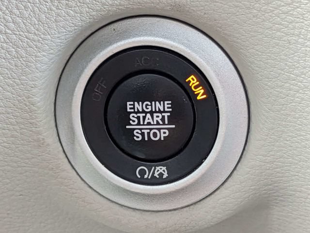 Used 2021 Chrysler Pacifica Touring-L FWD image 33