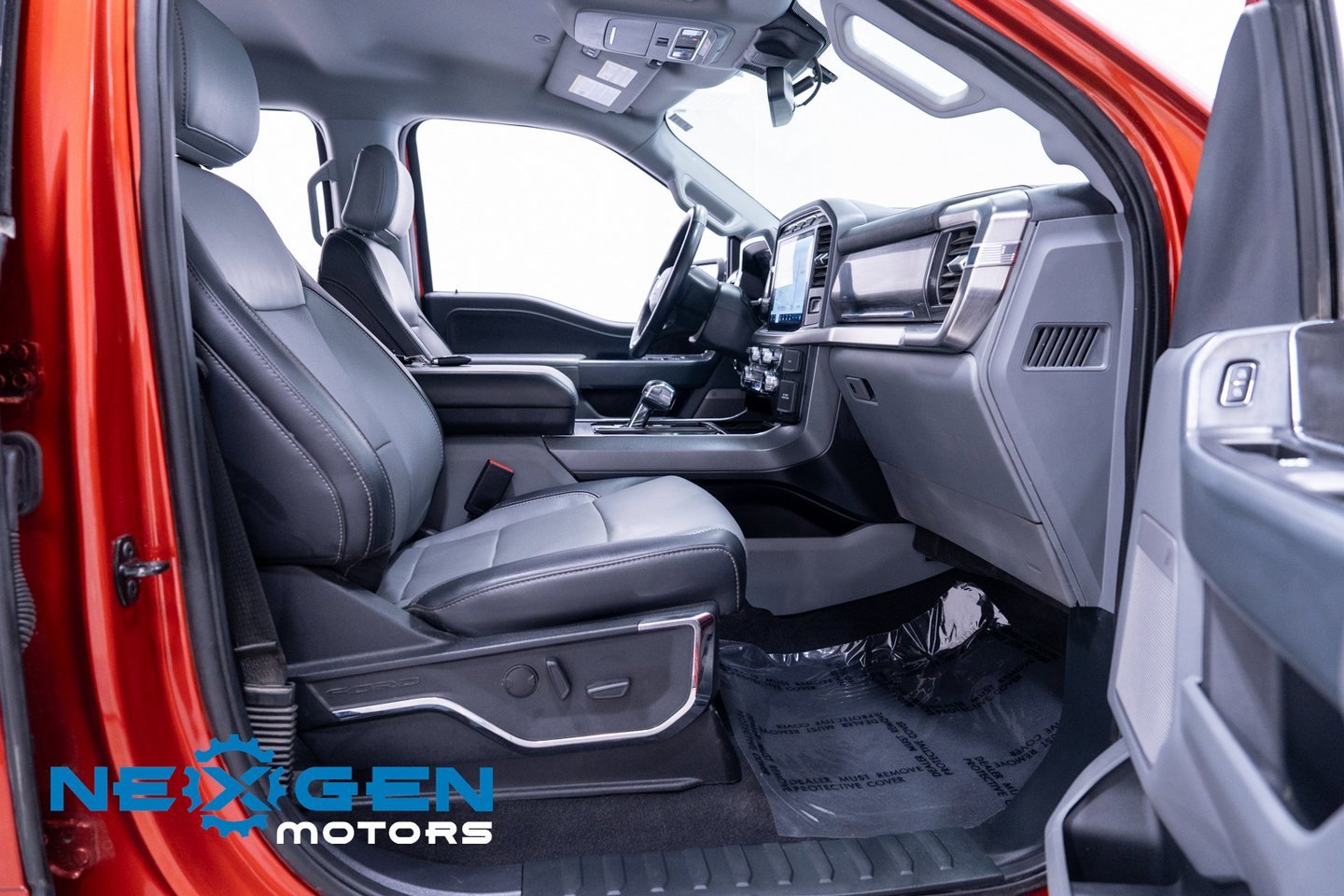 Used 2023 Ford F150 Lariat w/ Trailer Tow Package image 51