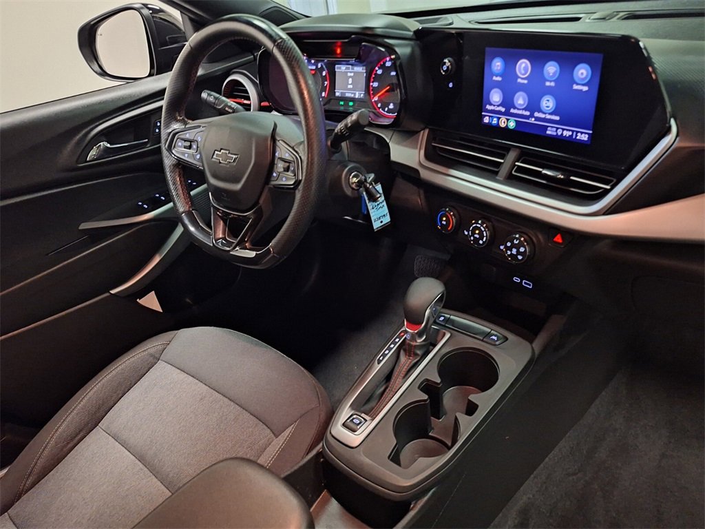 Used 2024 Chevrolet Trax RS w/ Driver Confidence Package image 25