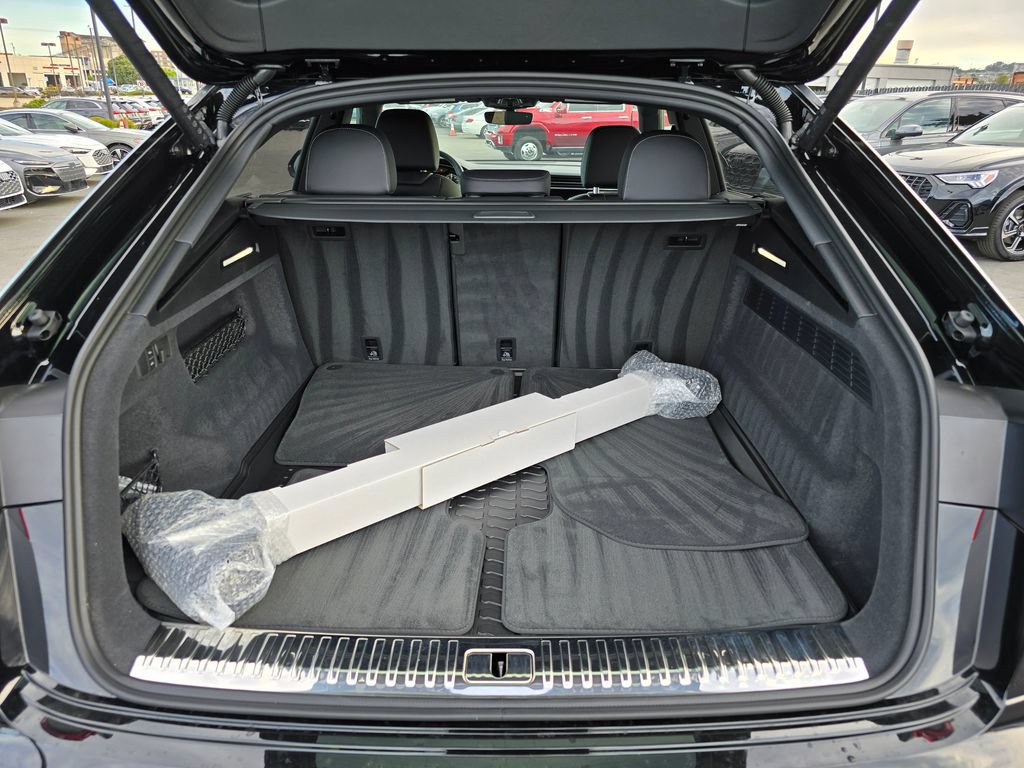 Used 2026 Audi Q8 Premium Plus w/ Premium Plus Package AWD/4WD image 16