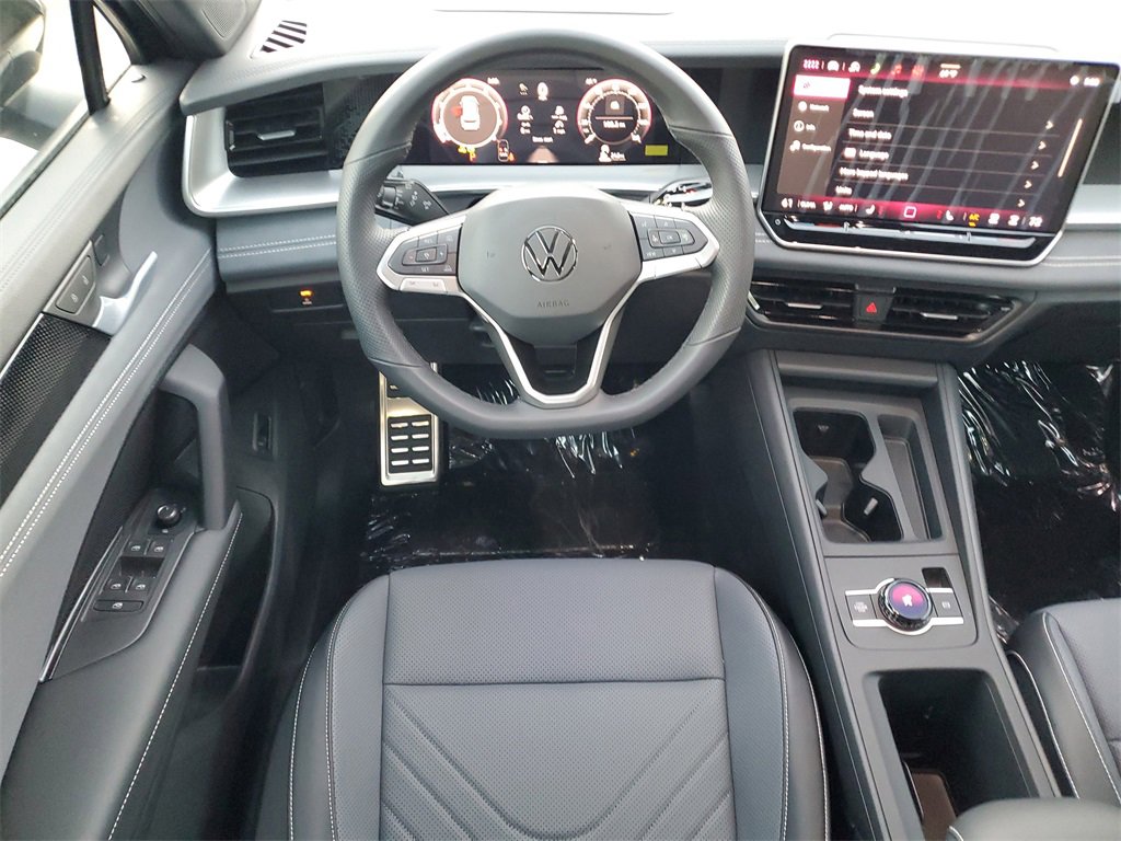 New 2026 Volkswagen Tiguan SE R-Line image 16