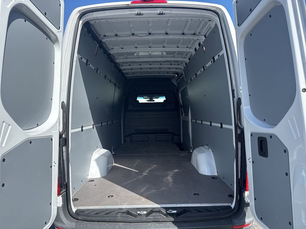 Used 2023 Mercedes-Benz Sprinter 2500 image 7