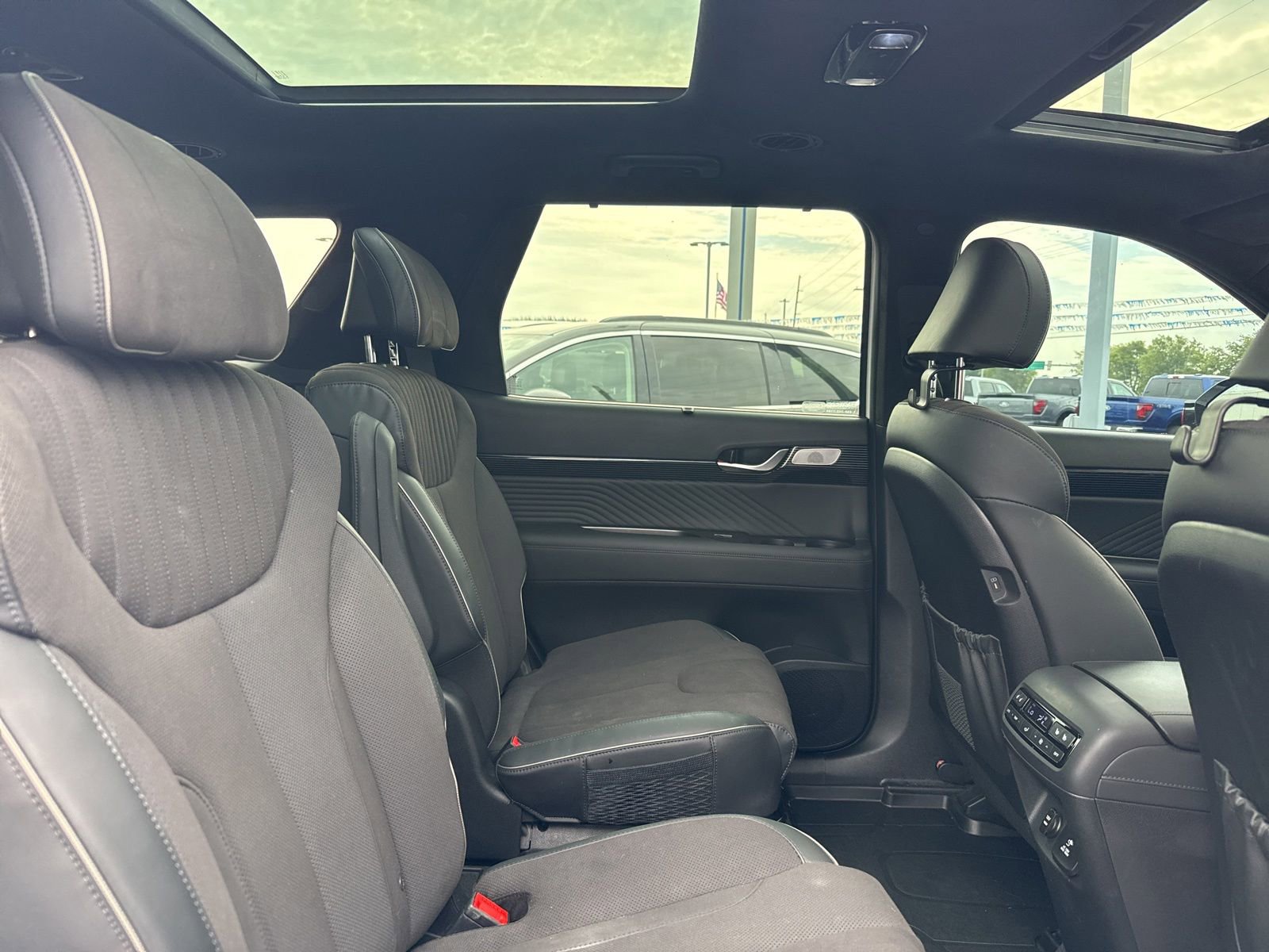 Used 2024 Hyundai Palisade Calligraphy AWD/4WD image 17