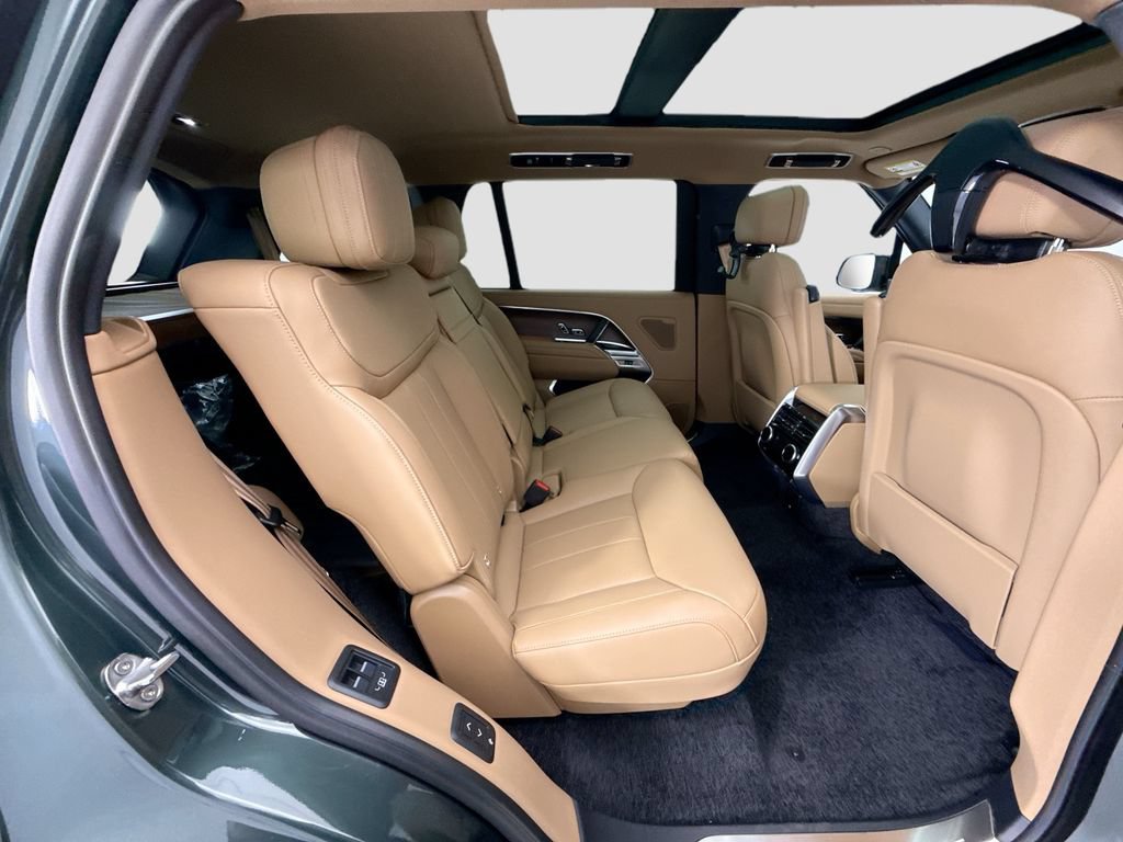 New 2026 Land Rover Range Rover Long Wheelbase SE AWD/4WD image 22