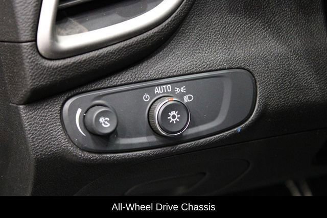 Used 2019 Chevrolet Trax LT w/ LT Convenience Package image 21