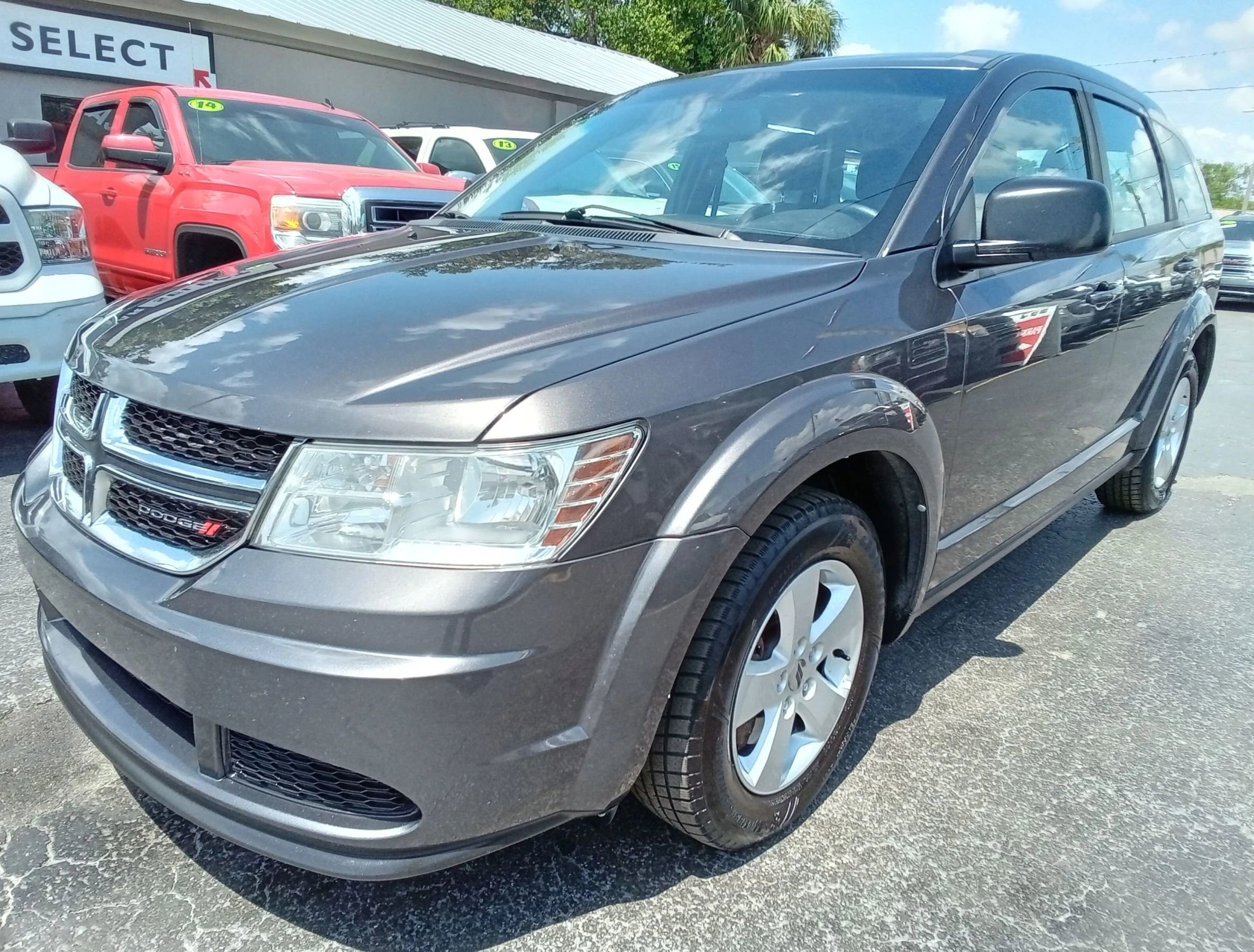 Used 2019 Dodge Journey SE w/ Comfort & Convenience Group image 2