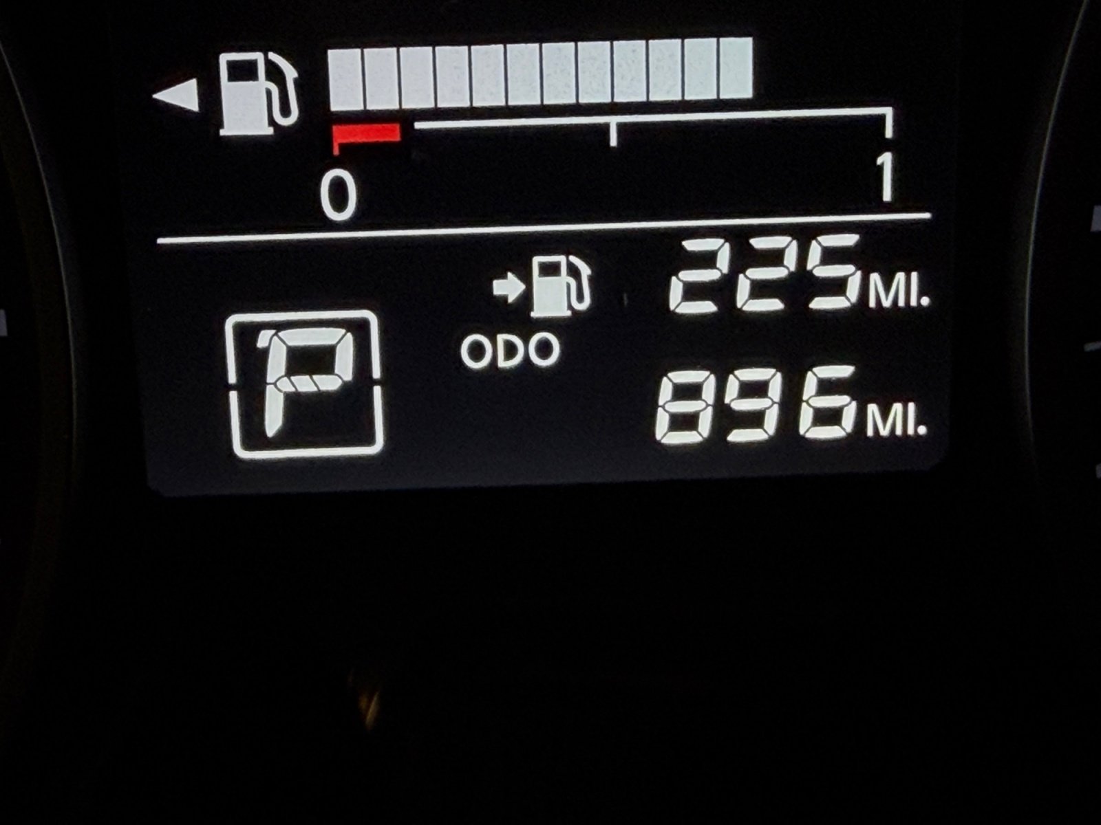 Used 2025 Nissan Kicks Play S image 2