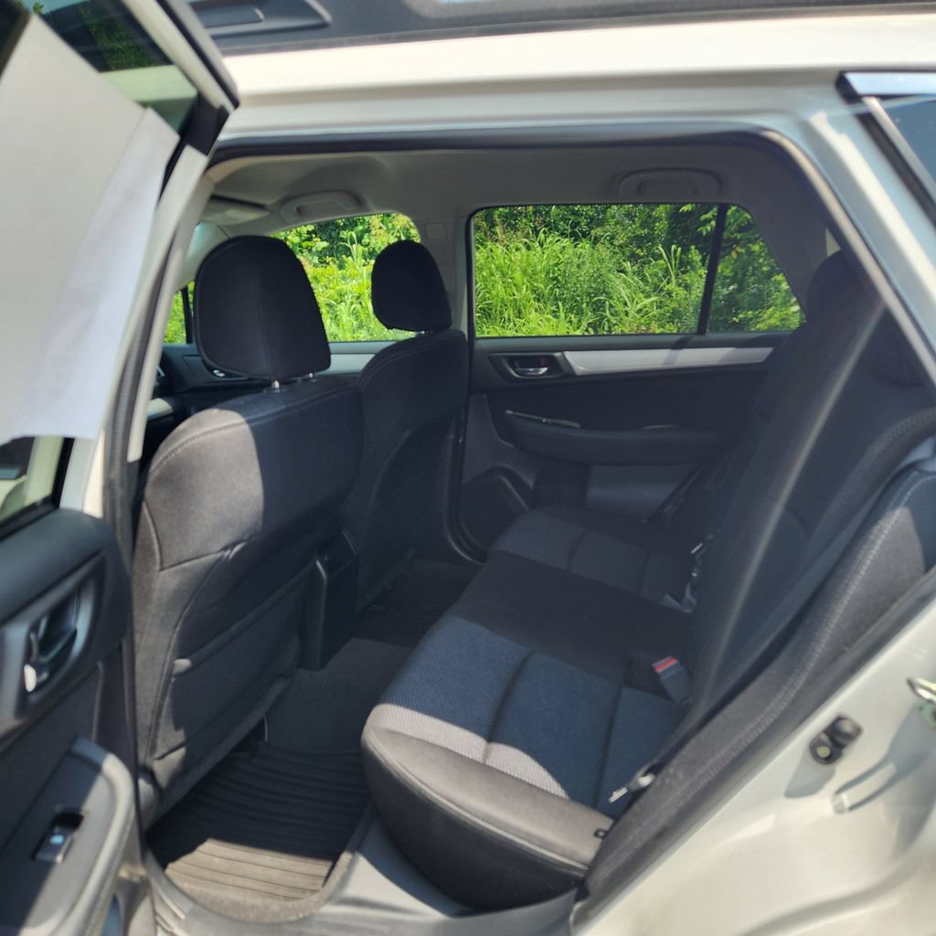 Used 2017 Subaru Outback 2.5i Premium AWD/4WD image 28