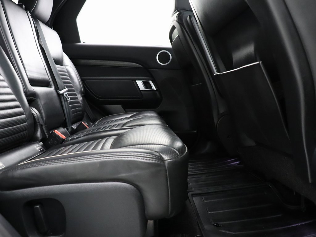 Used 2020 Land Rover Discovery HSE image 32