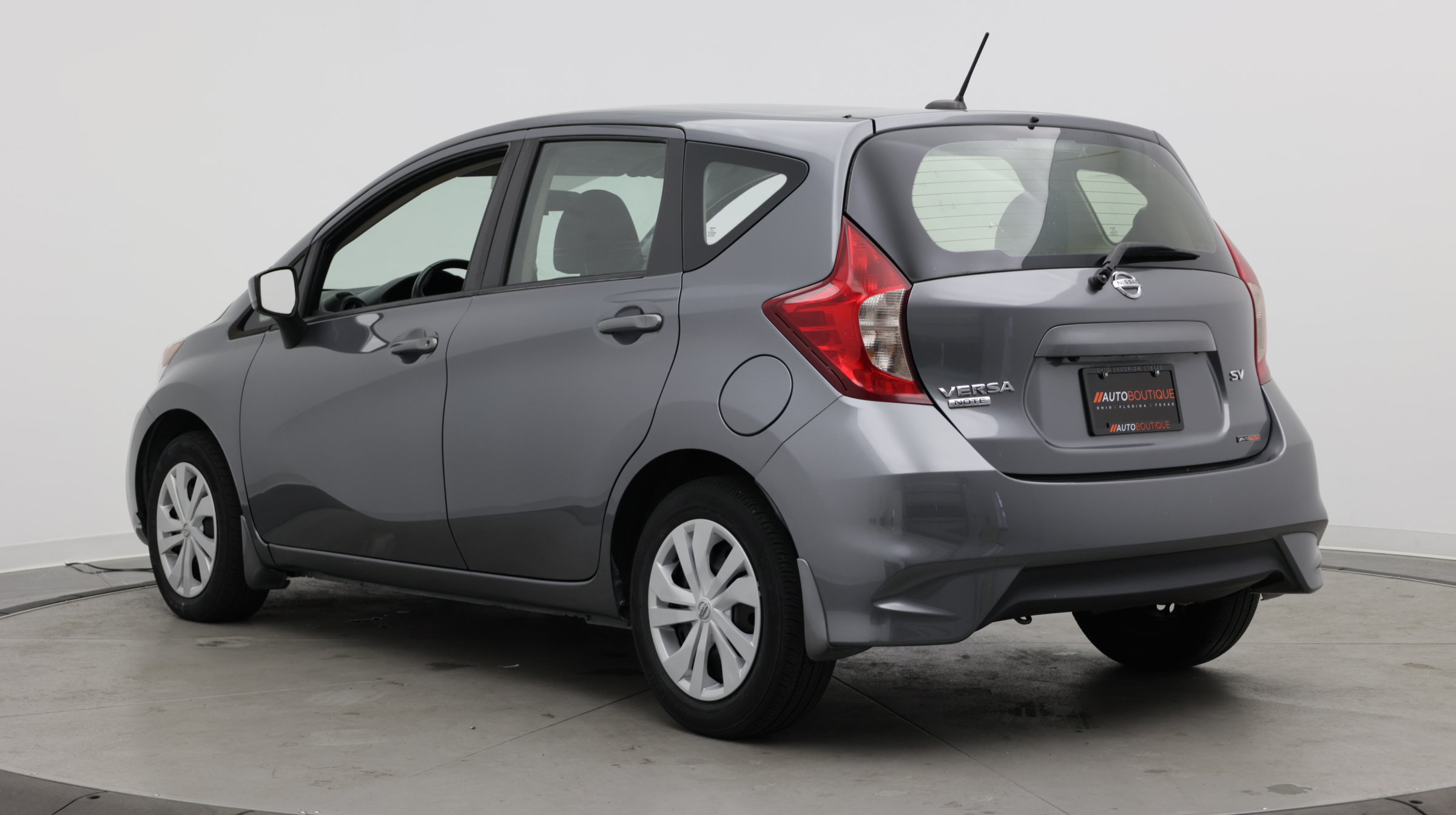 Used 2018 Nissan Versa Note SV FWD image 6