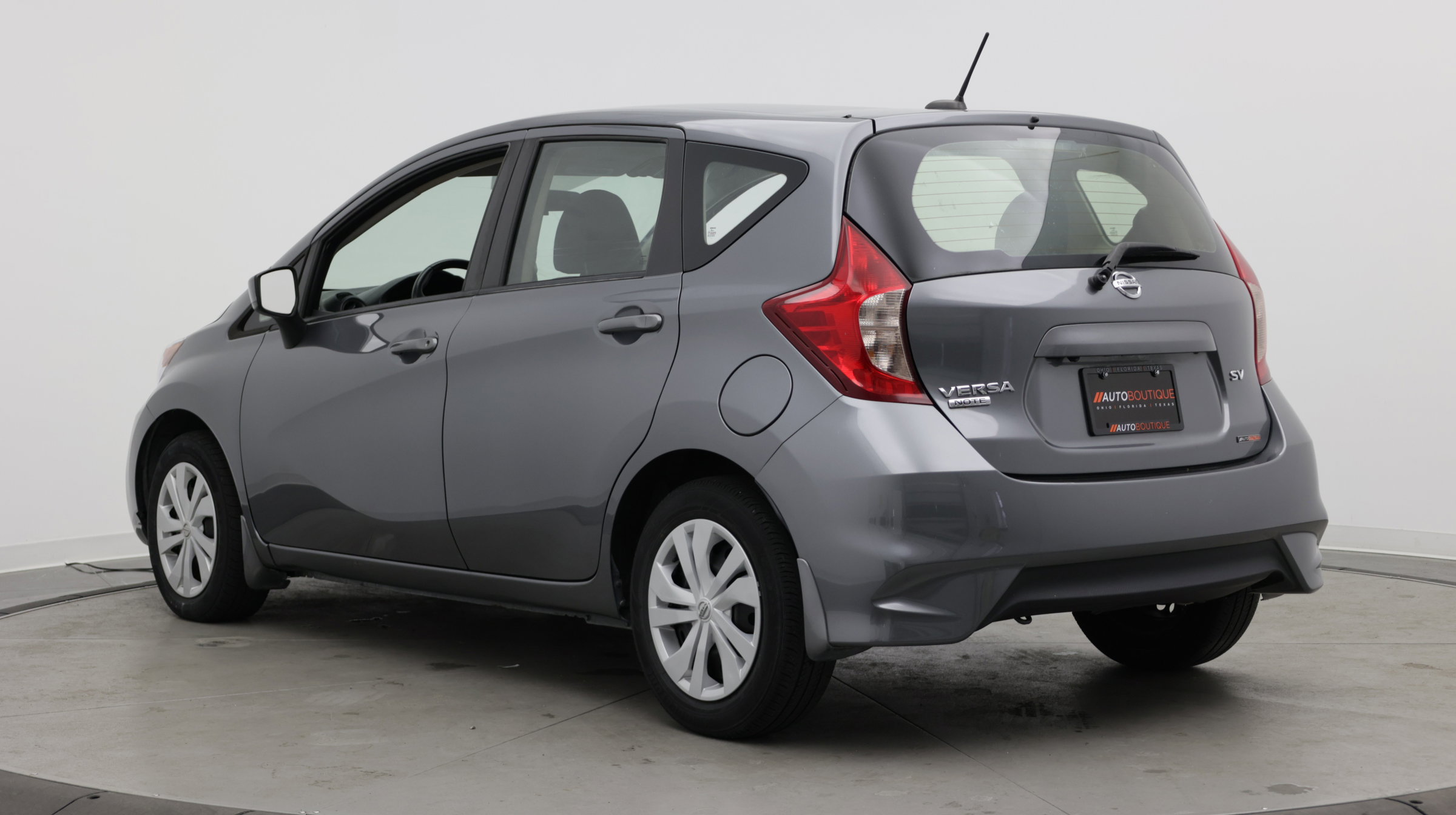 Used 2018 Nissan Versa Note SV FWD image 6