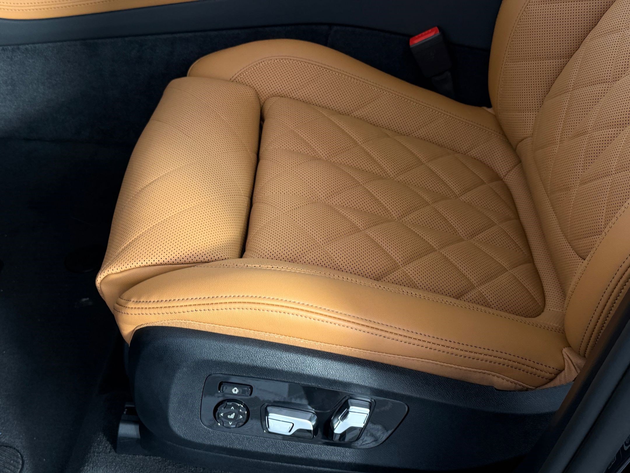 New 2027 BMW X7 xDrive40i image 13