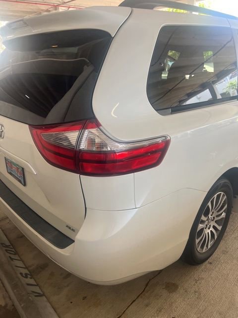 Used 2020 Toyota Sienna XLE image 12