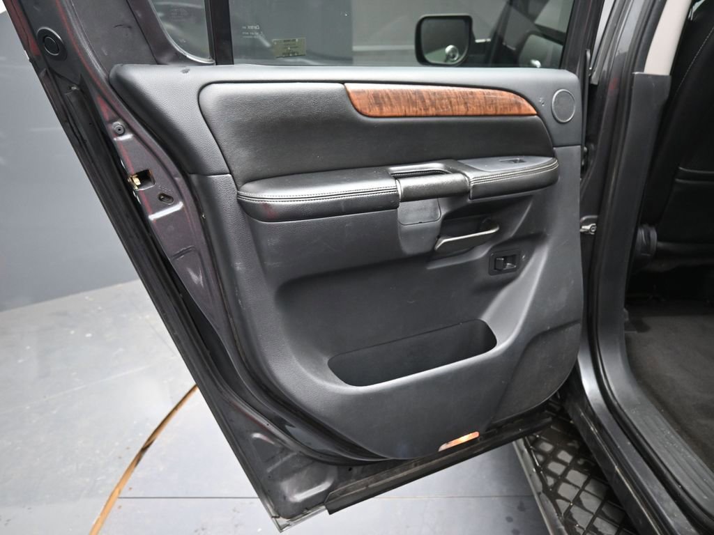 Used 2012 Nissan Armada Platinum image 26