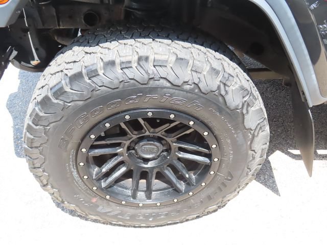 Used 2018 Jeep Wrangler Unlimited Sahara w/ Dual Top Group AWD/4WD image 16