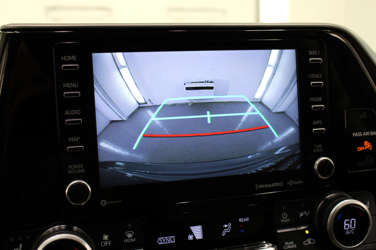 Used 2021 Toyota Highlander XLE image 63
