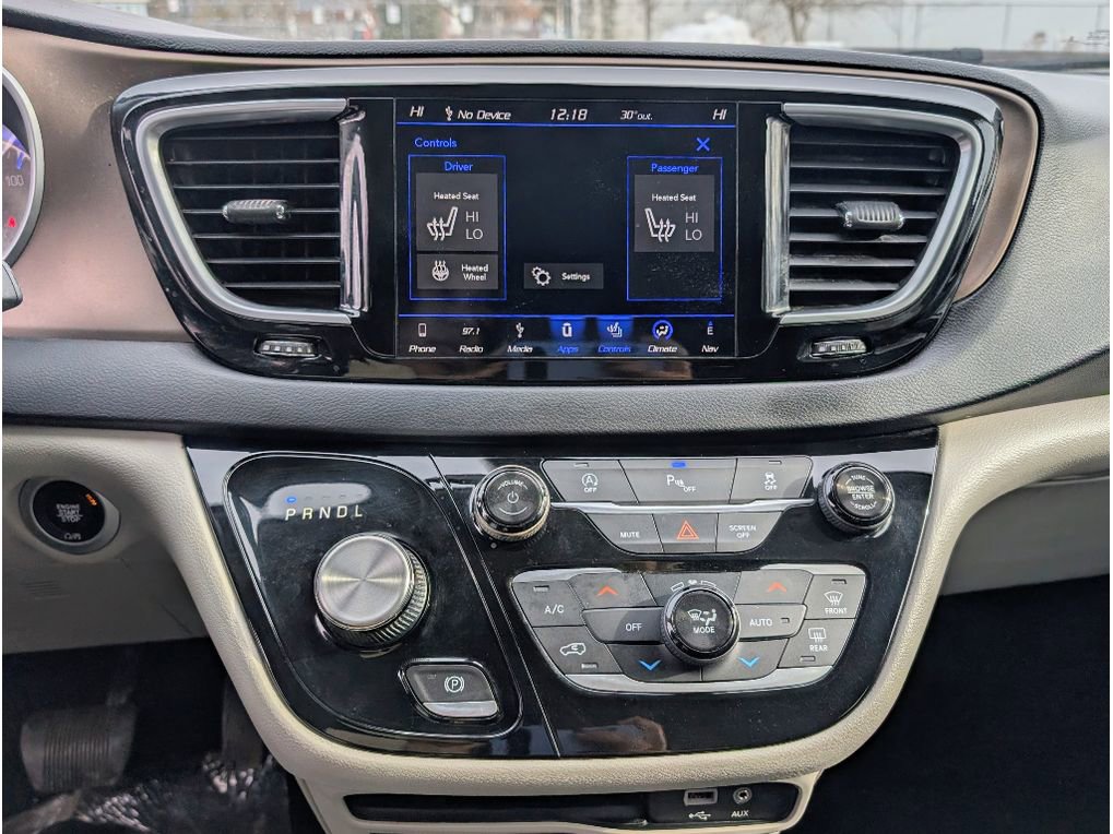 Used 2018 Chrysler Pacifica Touring-L Plus FWD image 26